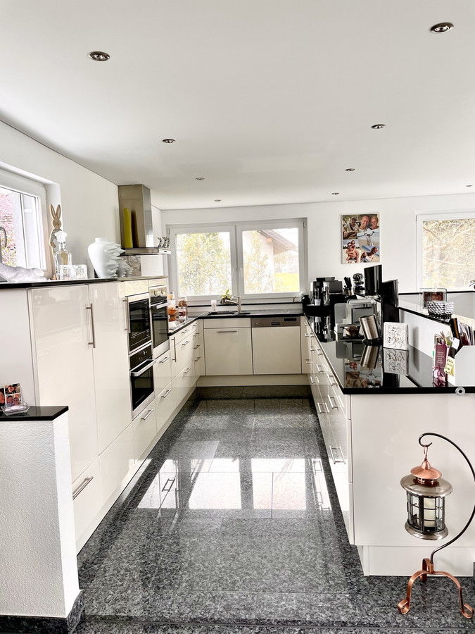 2 große schöne Wohnungen in einem Haus 