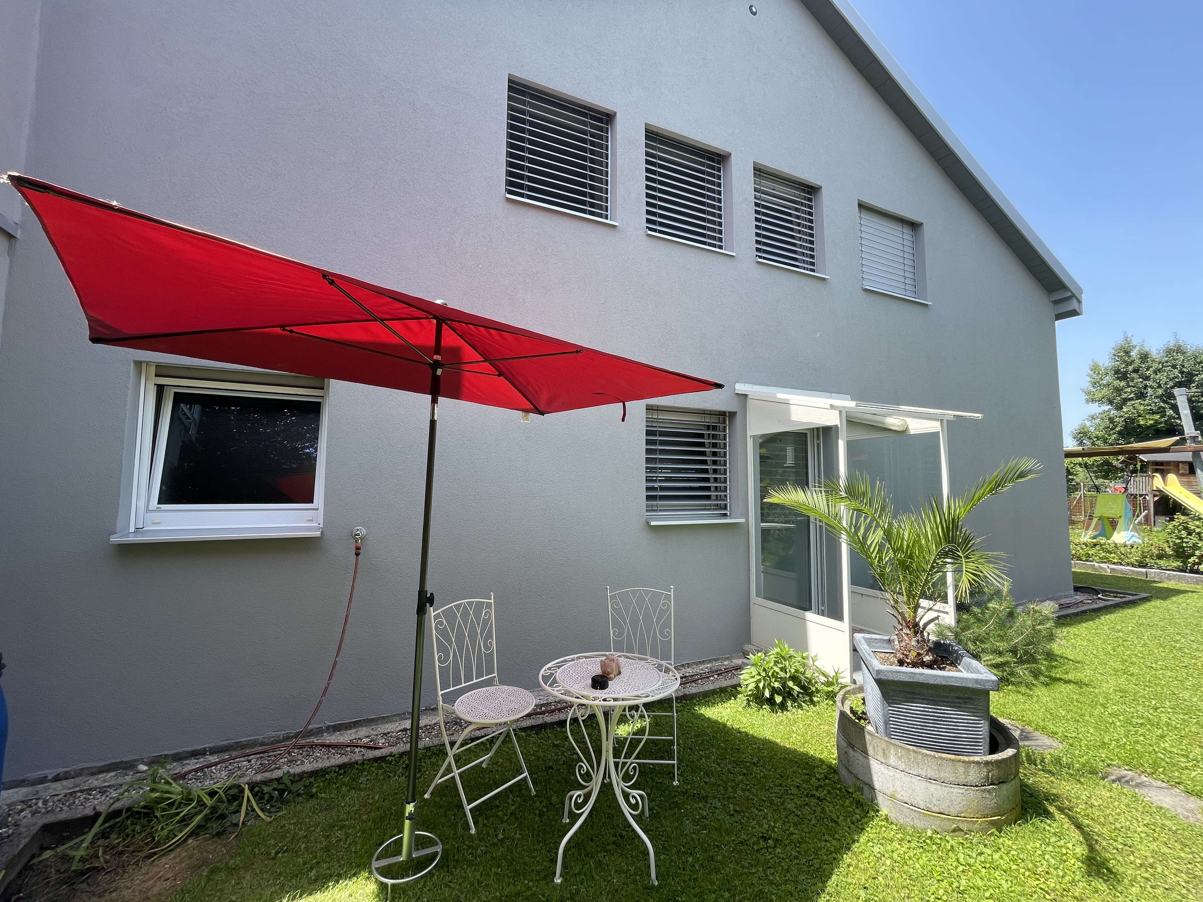 2 große schöne Wohnungen in einem Haus 