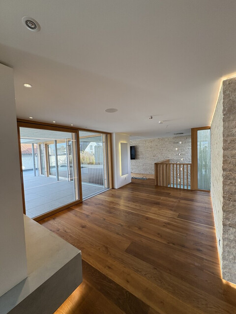 Provisionsfrei: 🏡🌟 Exklusive 2-stöckige Gartenwohnung – EG & UG mit privatem Lift, Pool, Garten & Terrassen