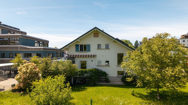 Modernisiertes Einfamilienhaus in Hard mit schönem Garten