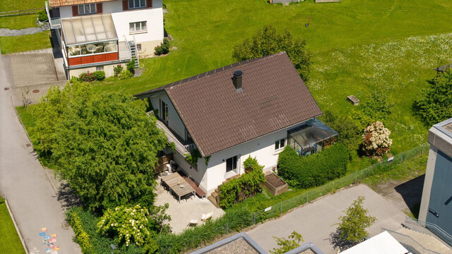 Modernisiertes Einfamilienhaus in Hard mit schönem Garten
