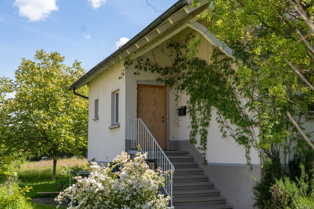 Modernisiertes Einfamilienhaus in Hard mit schönem Garten