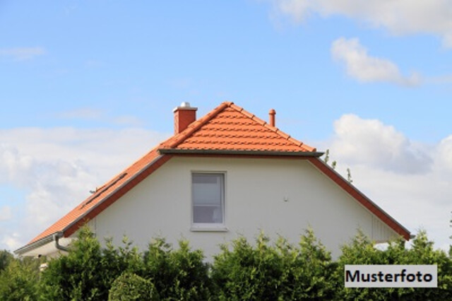 Perfektes Zuhause: Einfamilienhaus mit Carport, Pool, Gartenhütte & Doppelgarage