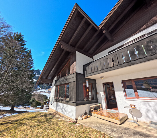 Panorama pur – charmantes Alpenhaus in spektakulärer Lage!