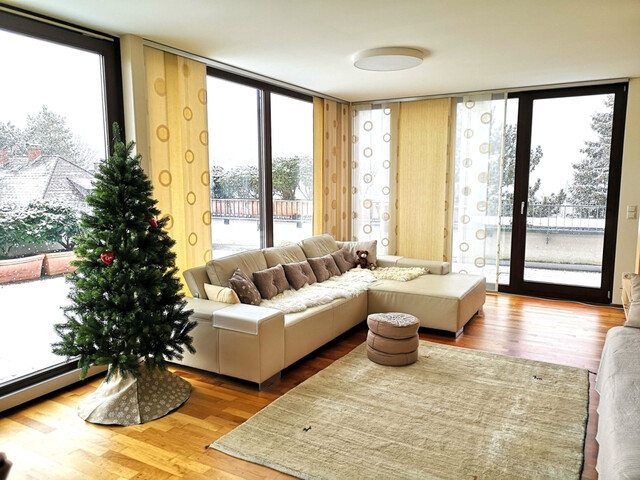 Exklusive Penthouse-Maisonette mit 100 m² Dachterrasse und Alpenpanorama!