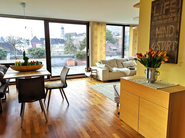 Exklusive Penthouse-Maisonette mit 100 m² Dachterrasse und Alpenpanorama!