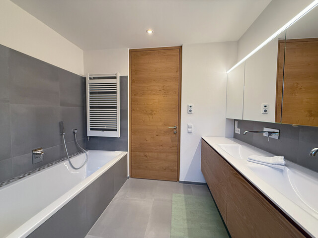 4-Zimmer | Gartenwohnung mit 200 m2 Garten | Provisionsfrei | kleine Wohnanlage | hochwertige Ausstattung