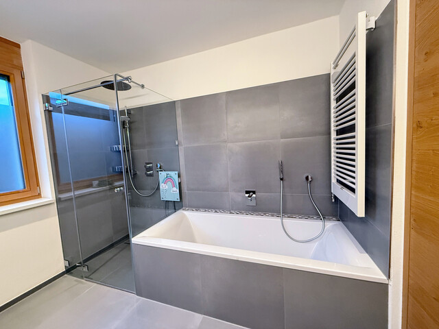 4-Zimmer | Gartenwohnung mit 200 m2 Garten | Provisionsfrei | kleine Wohnanlage | hochwertige Ausstattung