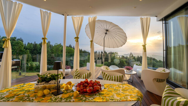 Eichenberg: Exklusives Penthouse mit atemberaubender Seesicht