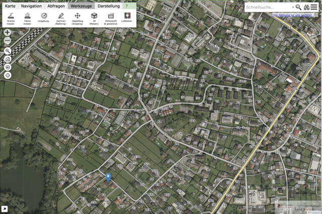 Schönes rechteckiges Baugrundstück im Zentrum von Hohenems in naturnaher Lage mit Altbestand
