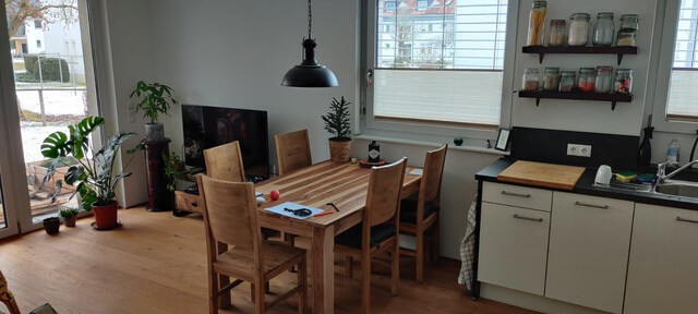 Attraktive 2 Zimmer Gartenwohnung mit Garage, Terrasse & Garten