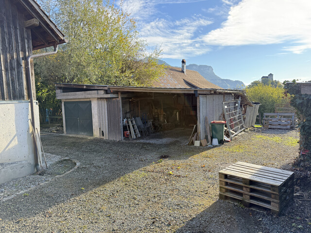 Haus mit Scheune und viel Potenzial / 950m2 Grundstück in Hohenems 