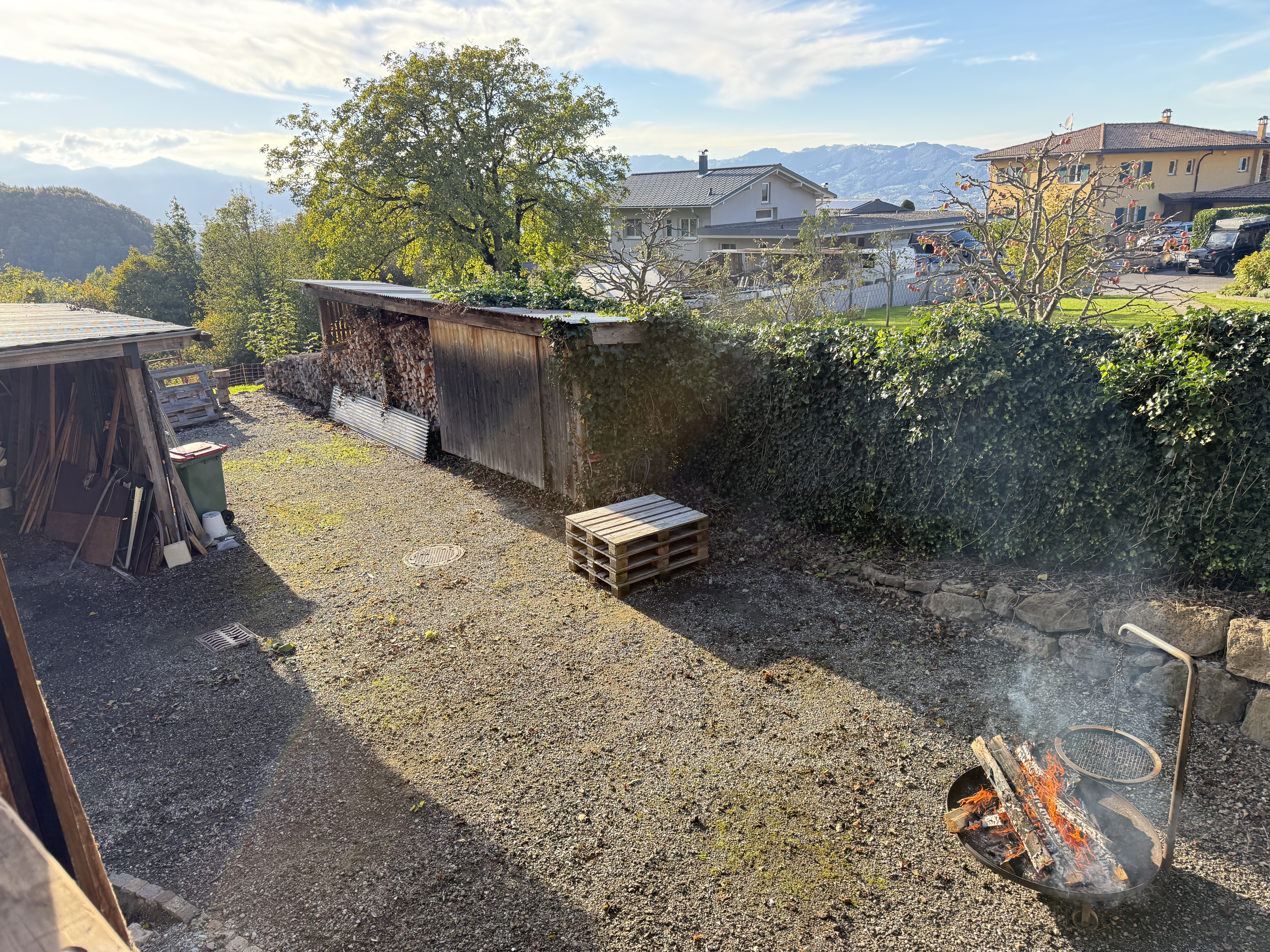 Haus mit Scheune und viel Potenzial / 950m2 Grundstück in Hohenems 
