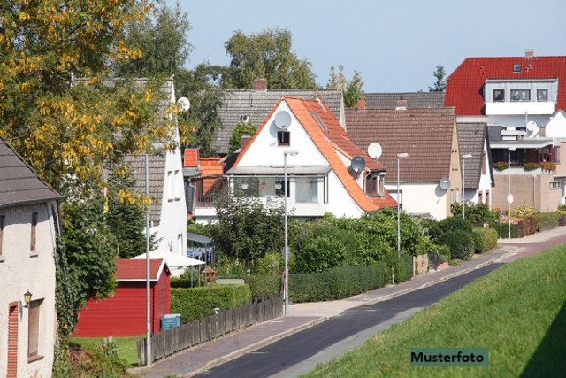 Großzügiges Einfamilienhaus mit Einliegerwohnung und viel Platz im Grünen
