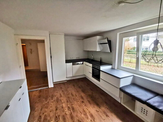 Charmante 2,5-Zimmer-Wohnung im Hochparterre - renoviert, gepflegt und naturnah gelegen