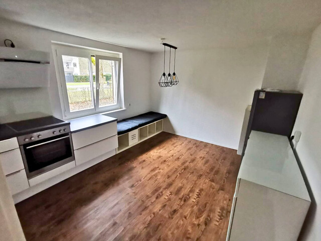 Charmante 2,5-Zimmer-Wohnung im Hochparterre - renoviert, gepflegt und naturnah gelegen