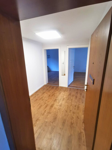 Charmante 2,5-Zimmer-Wohnung im Hochparterre - renoviert, gepflegt und naturnah gelegen
