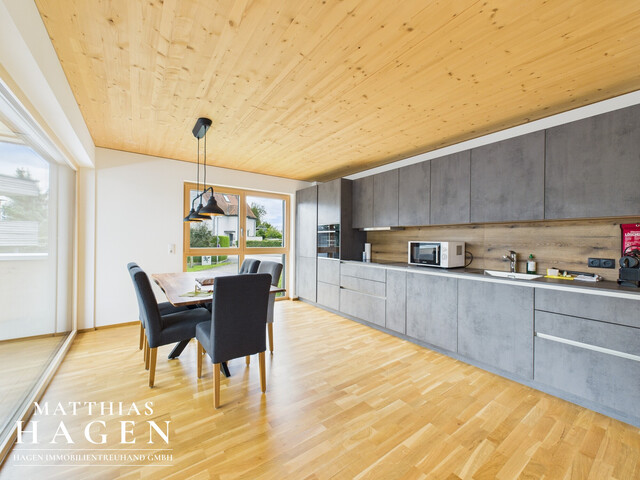 Exklusive 3-Zimmer-Residenz mit Terrasse – vollmöbliert zum Einziehen bereit!