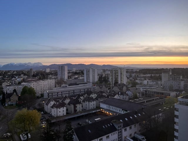 Beste Aussicht im 13. OG - geräumige, sanierte 4-Zimmerwohnung - Süd-West-Ausrichtung