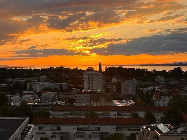 Beste Aussicht im 13. OG - geräumige, sanierte 4-Zimmerwohnung - Süd-West-Ausrichtung