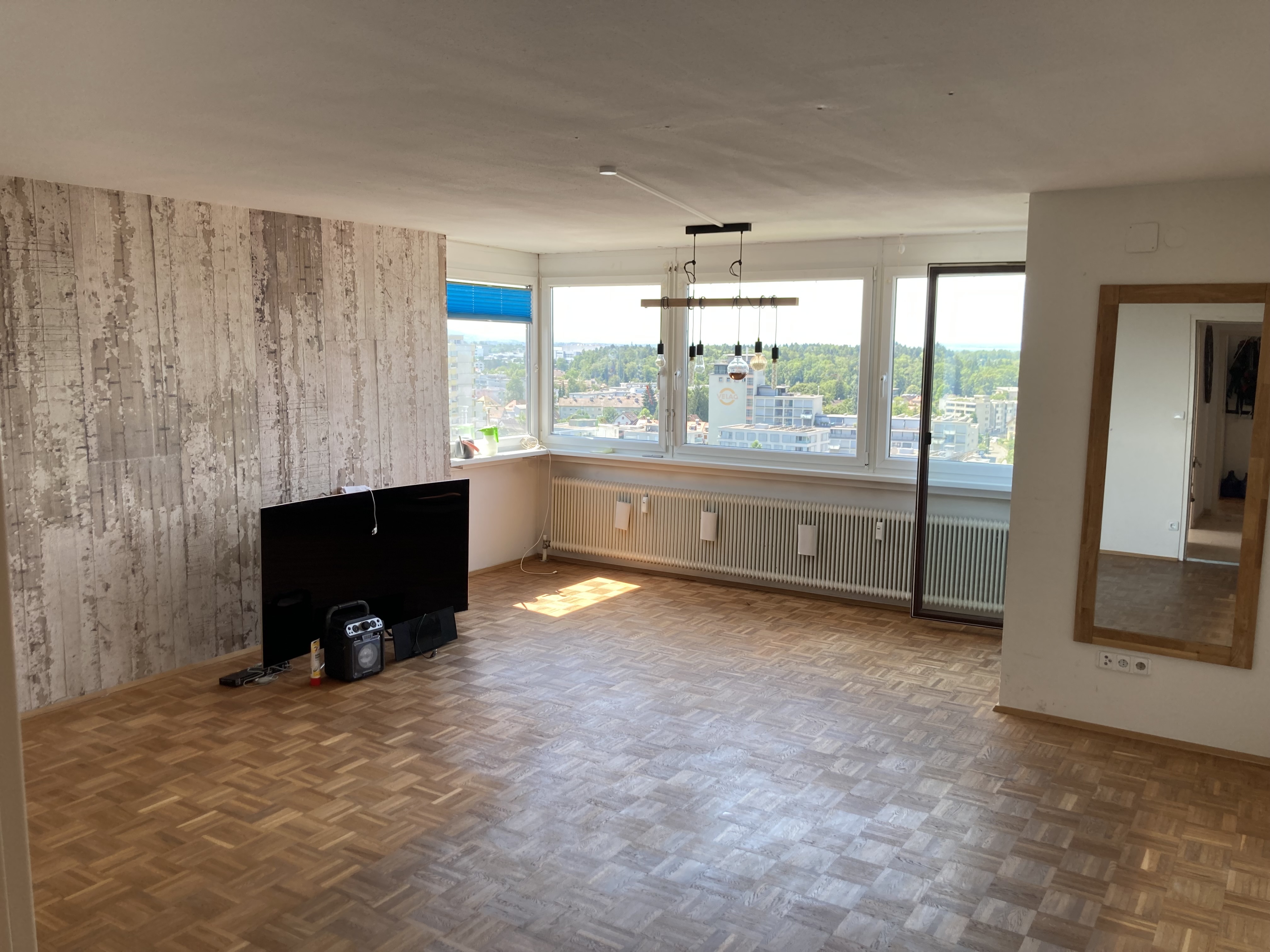 Beste Aussicht im 13. OG - geräumige, sanierte 4-Zimmerwohnung - Süd-West-Ausrichtung