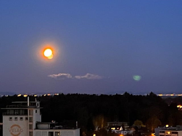 Beste Aussicht im 13. OG - geräumige, sanierte 4-Zimmerwohnung - Süd-West-Ausrichtung