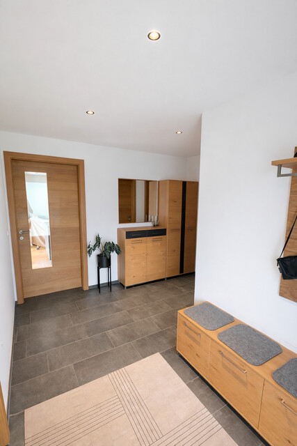Möblierte 3-Zimmer Penthouse Wohnung inkl. 2 TG Plätzen 