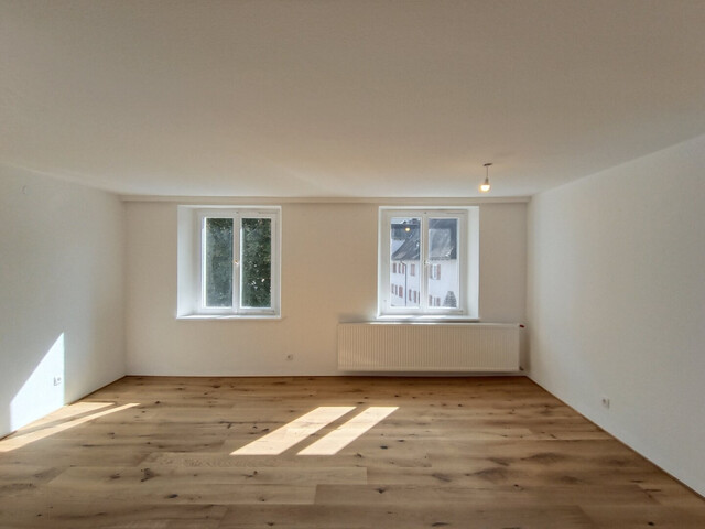 Stilvolle - 2-Zimmerwohnung komplett saniert!