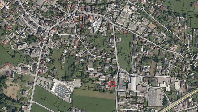 Altes renovierungsbedürftiges Haus, Grundstück 400 m²