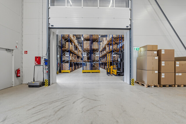 1400 m² Hallen- und Logistikfläche im Gewerbegebiet Weiler