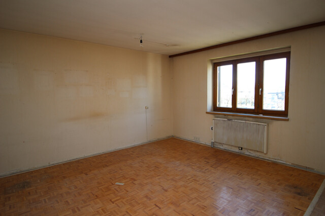 3 1/2 Zimmer-Wohnung - gut eingeteilt - renovierungsbedürftig - provisionsfrei