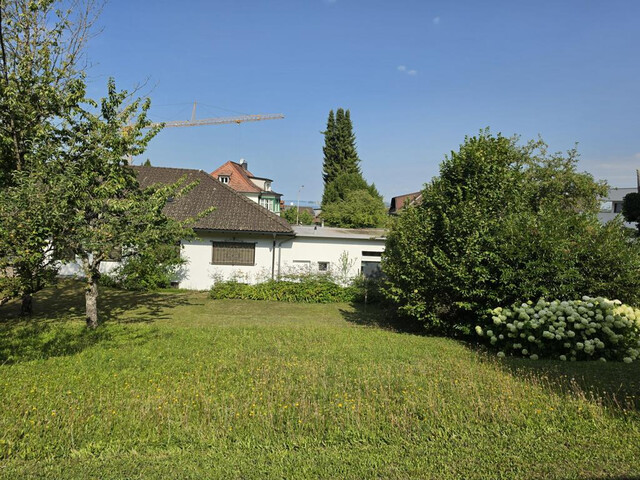SEEBLICK, SONNENLAGE & ENTWICKLUNGSPOTENZIAL – WOHNHAUS IN LOCHAU