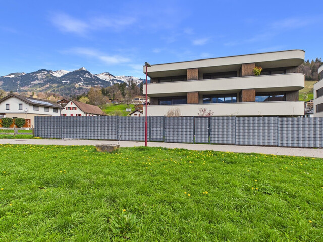 Zentral und sonnig wohnen in der schönen Wohngemeinde Ludesch - Neuwertige 2-Zi Wohnung mit Balkon & Garage