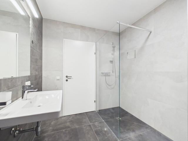 Zentral und sonnig wohnen in der schönen Wohngemeinde Ludesch - Neuwertige 2-Zi Wohnung mit Balkon & Garage