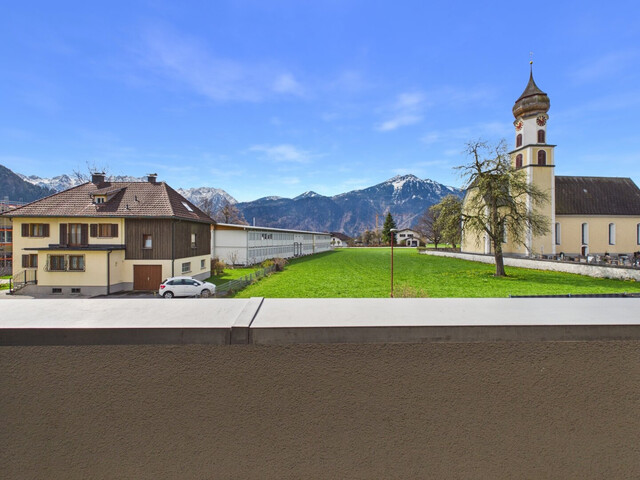 Zentral und sonnig wohnen in der schönen Wohngemeinde Ludesch - Neuwertige 2-Zi Wohnung mit Balkon & Garage