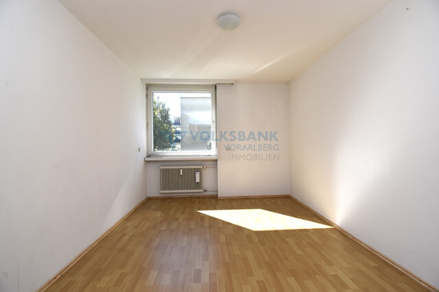 Helle 4,5-Zimmerwohnung mit Balkon und Blick auf's Grüne!