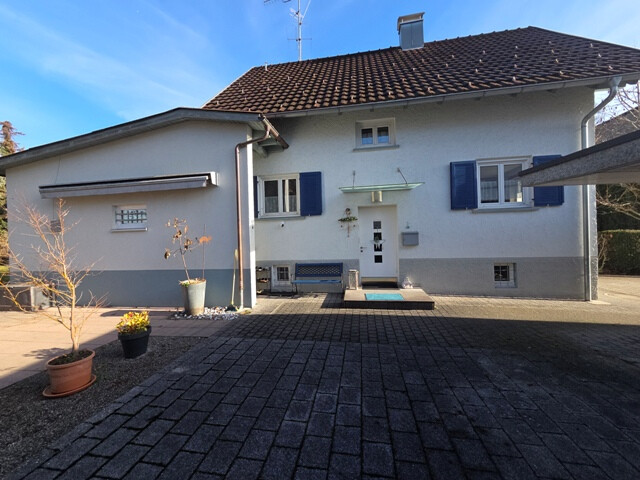 Bezauberndes Einfamilienhaus mit Einliegerwohnung und schönem Garten in zentraler Lage von Altach!