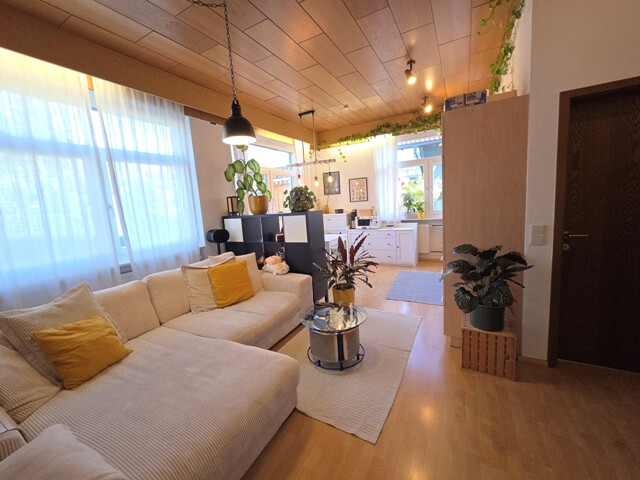 Bezauberndes Einfamilienhaus mit Einliegerwohnung und schönem Garten in zentraler Lage von Altach!