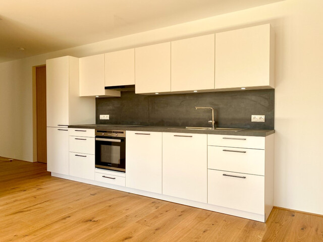 2-Zimmer Wohnung mit Terrasse & großem Garten! Top 4