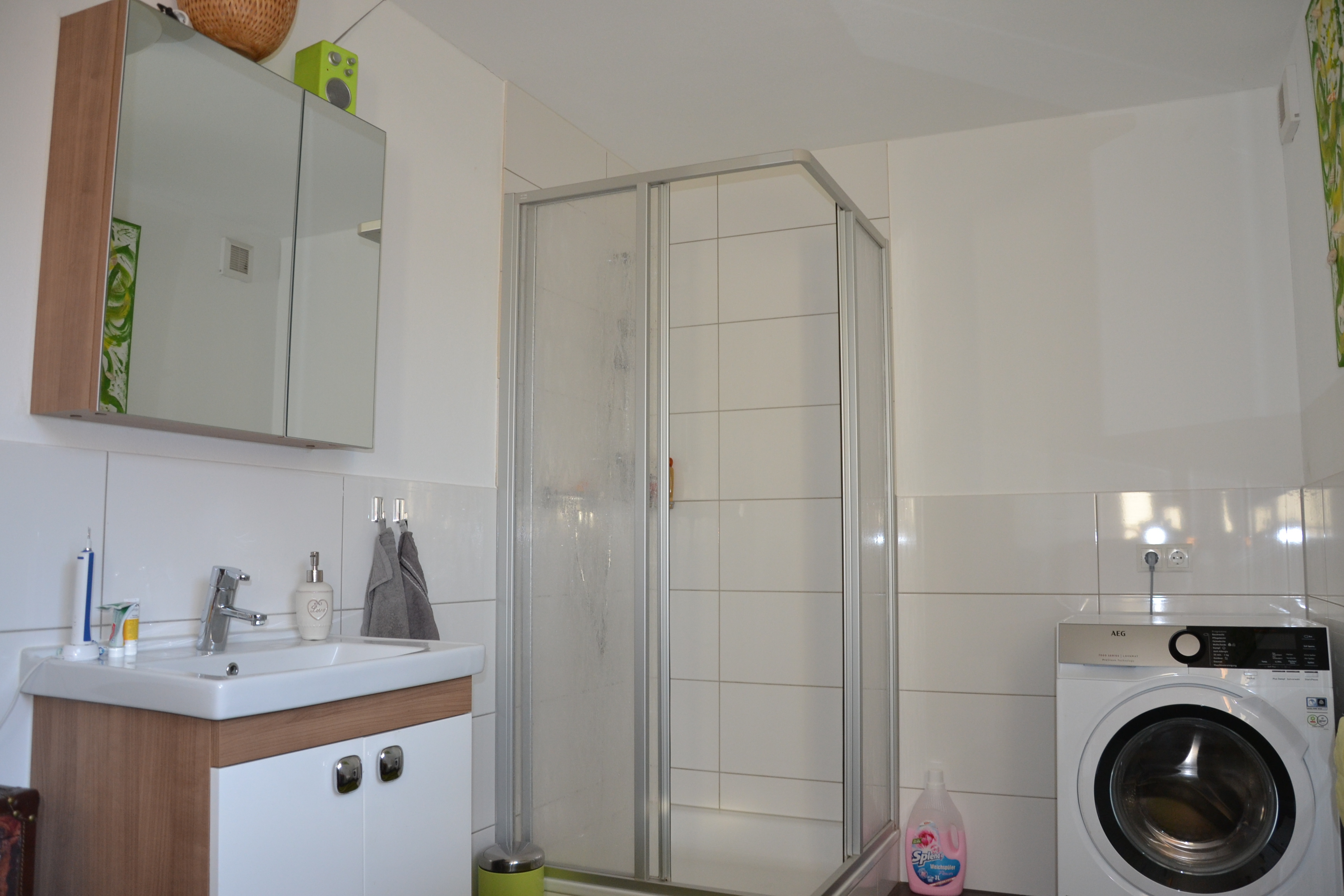Exklusive, helle Wohnung mit großem Balkon