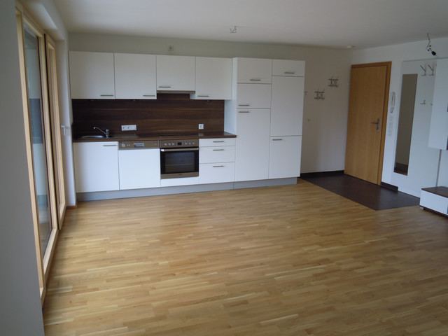 Exklusive, helle Wohnung mit großem Balkon