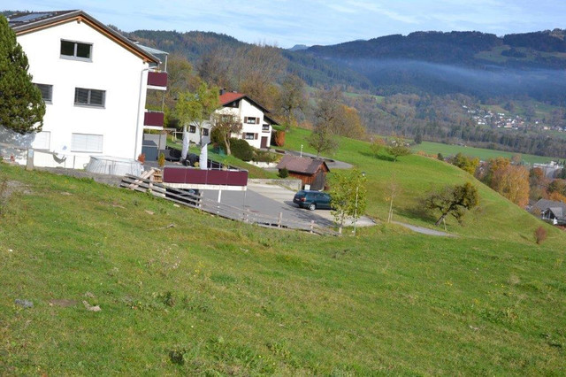 Exklusive, helle Wohnung mit großem Balkon