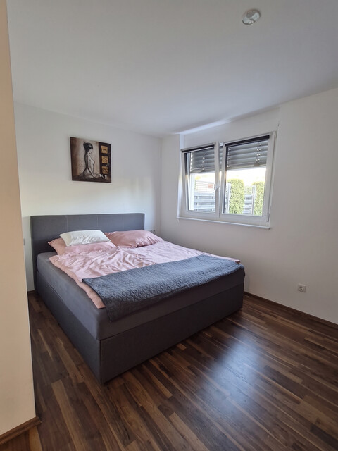 PRIVATVERKAUF- 3 Zimmer Gartenwohnung mit 2 Parkplätzen - PROVISIONSFREI 