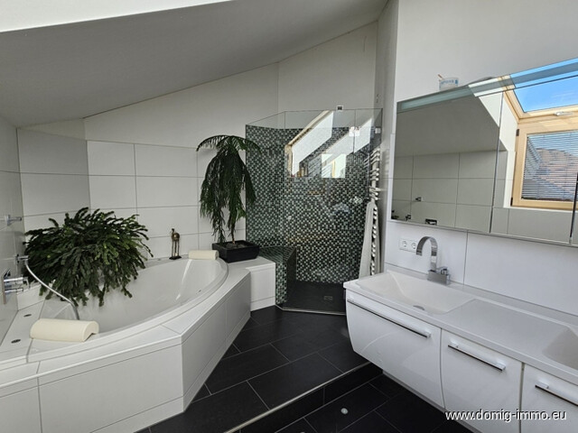 Eine Wohlfühloase in Mitten der feldkircher Bergwelt, Einfamilienhaus mit Wellnessbereich und schönem Garten!