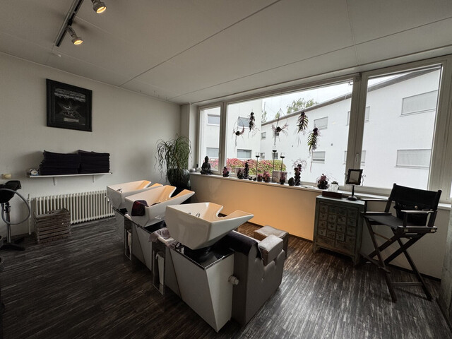 Industrial Flair – vielseitig nutzbarer Friseursalon, inkl. Lager & Parkplätzen in Wolfurt