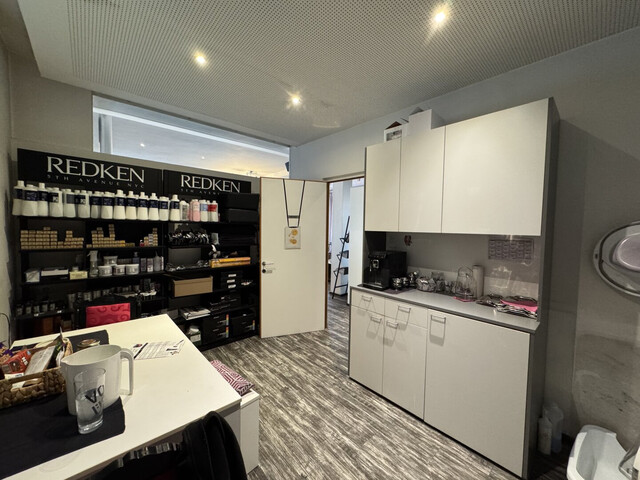 Industrial Flair – vielseitig nutzbarer Friseursalon, inkl. Lager & Parkplätzen in Wolfurt