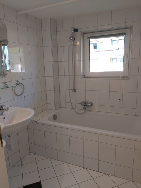 Gemütliche 2-Zi-Wohnung in Mehrfamilienhaus
