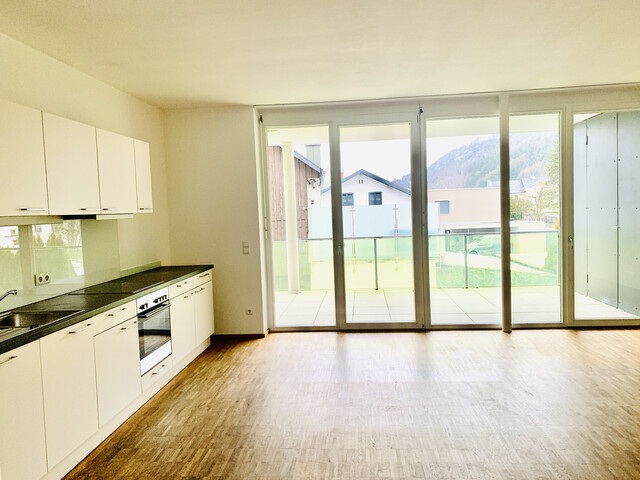 Viel Platz und Sonne!  3 Zimmer Wohnung mit großer Terrasse in Tosters , GRENZNAH!!!