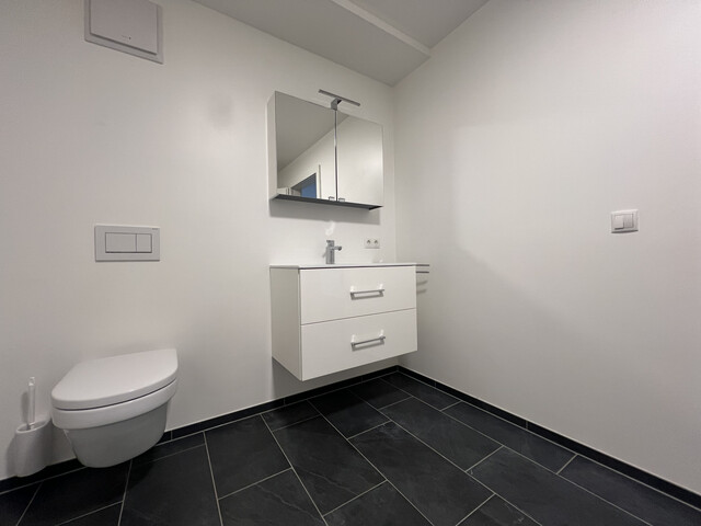 Moderne 2-Zimmer-Dachgeschoßwohnung  mit Garagenplatz