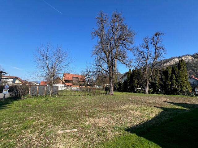 Sehr ruhig gelegenes Traumgrundstück nahe dem neuen Hohenemser Zentrum